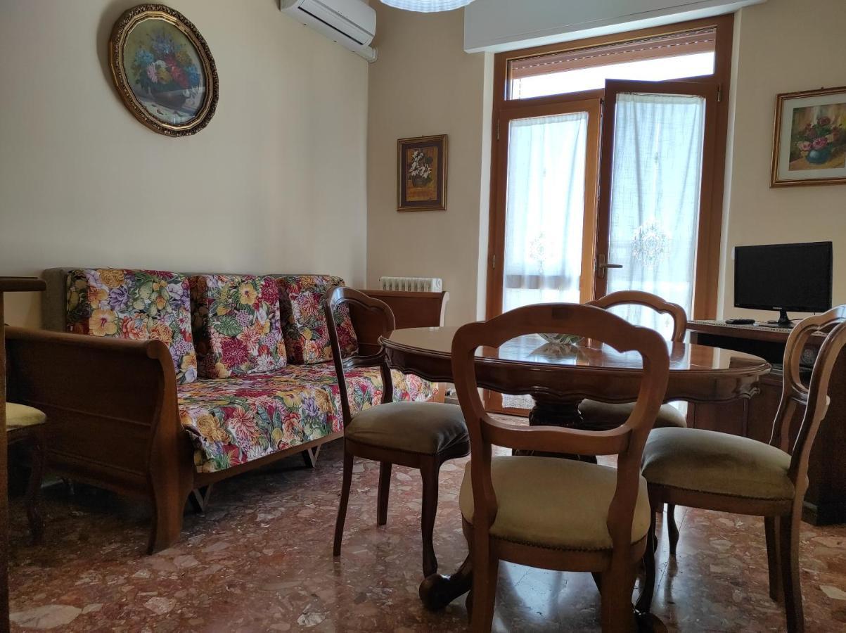 Apartamento La colonna Holiday house Lecce Exterior foto